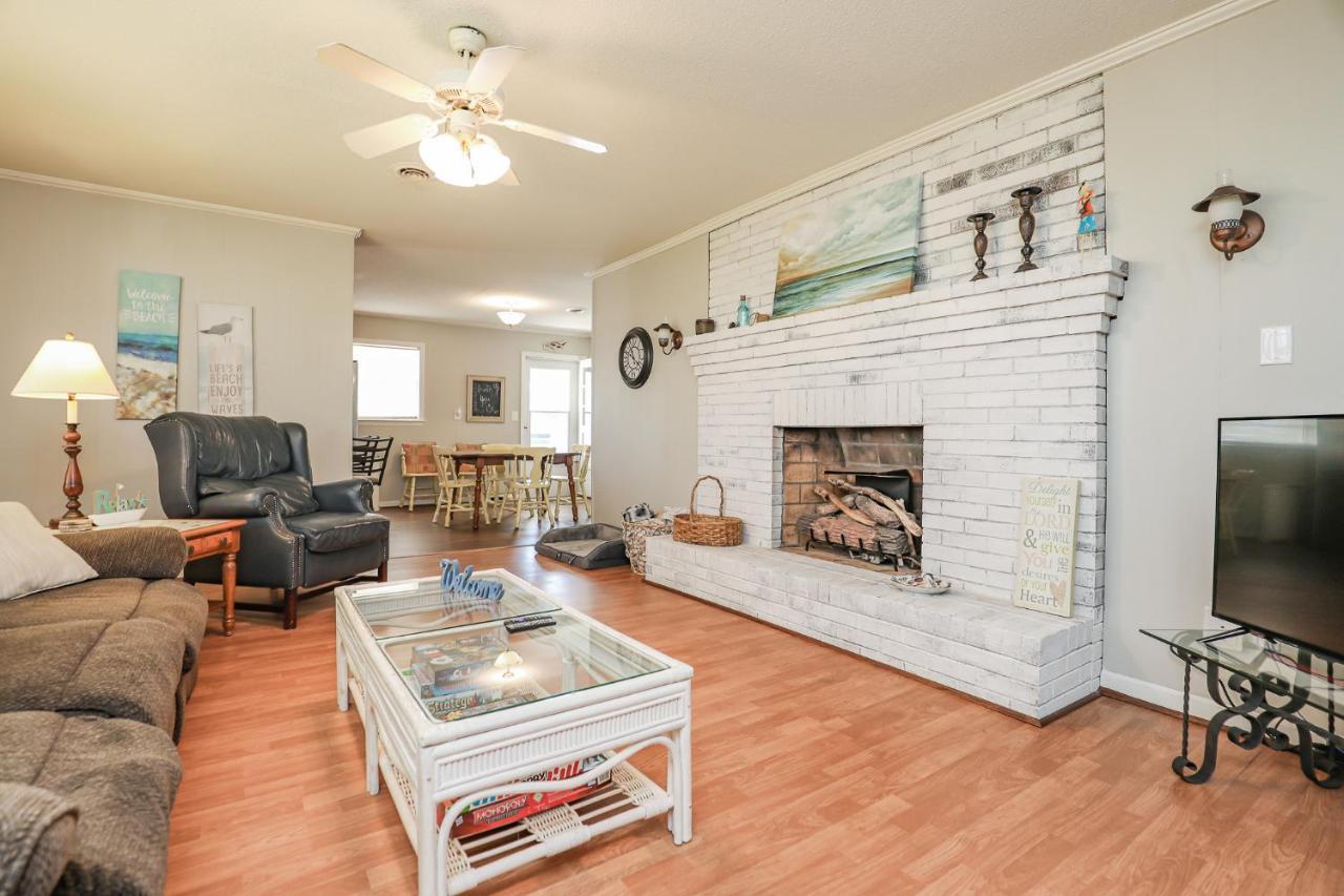 Spacious Home With Waterfront View-Welcome Pets Sneads Ferry Exterior foto