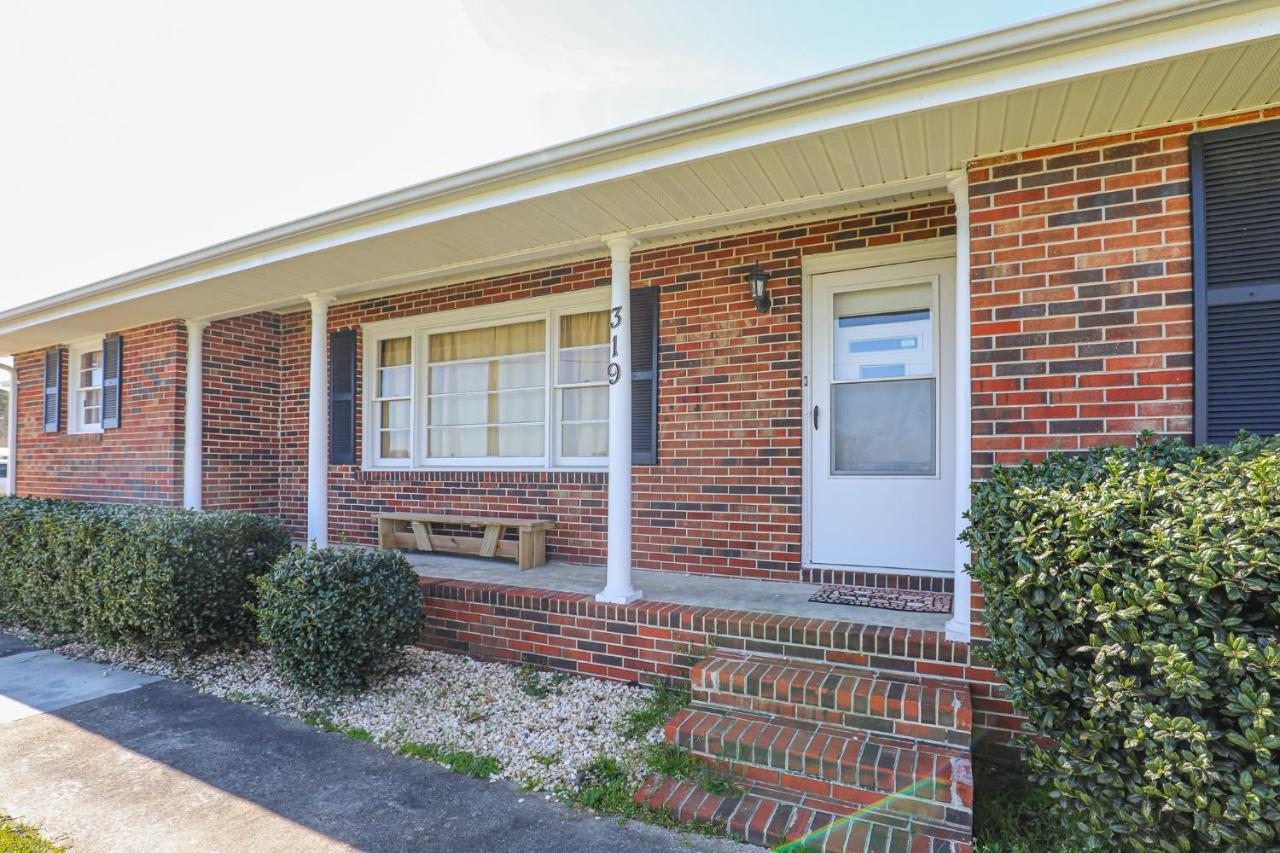 Spacious Home With Waterfront View-Welcome Pets Sneads Ferry Exterior foto