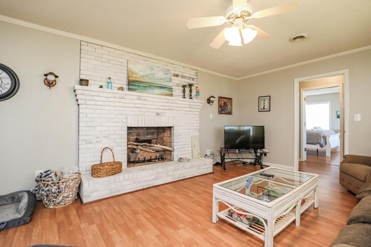 Spacious Home With Waterfront View-Welcome Pets Sneads Ferry Exterior foto