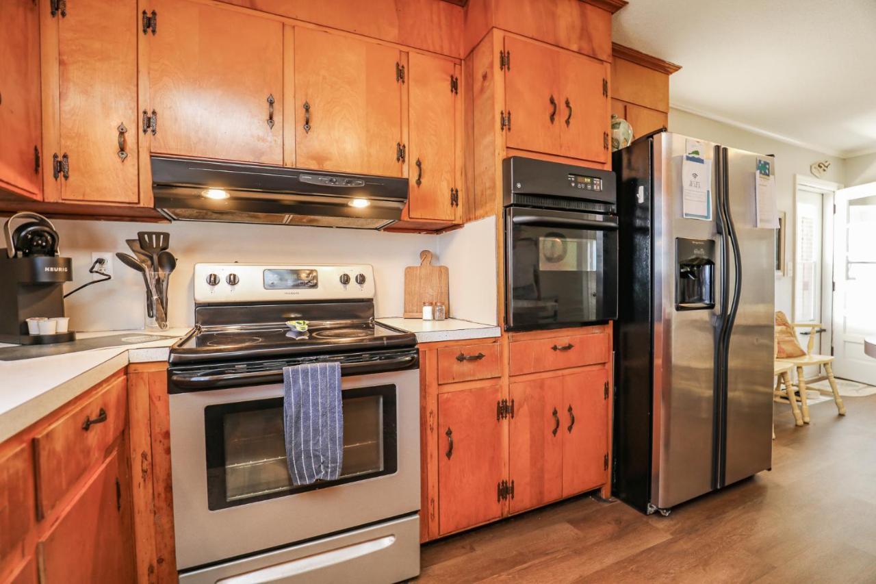 Spacious Home With Waterfront View-Welcome Pets Sneads Ferry Exterior foto