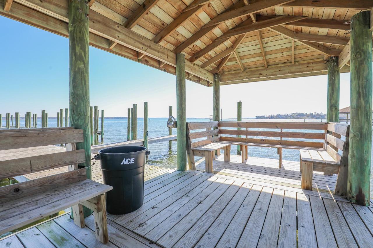 Spacious Home With Waterfront View-Welcome Pets Sneads Ferry Exterior foto