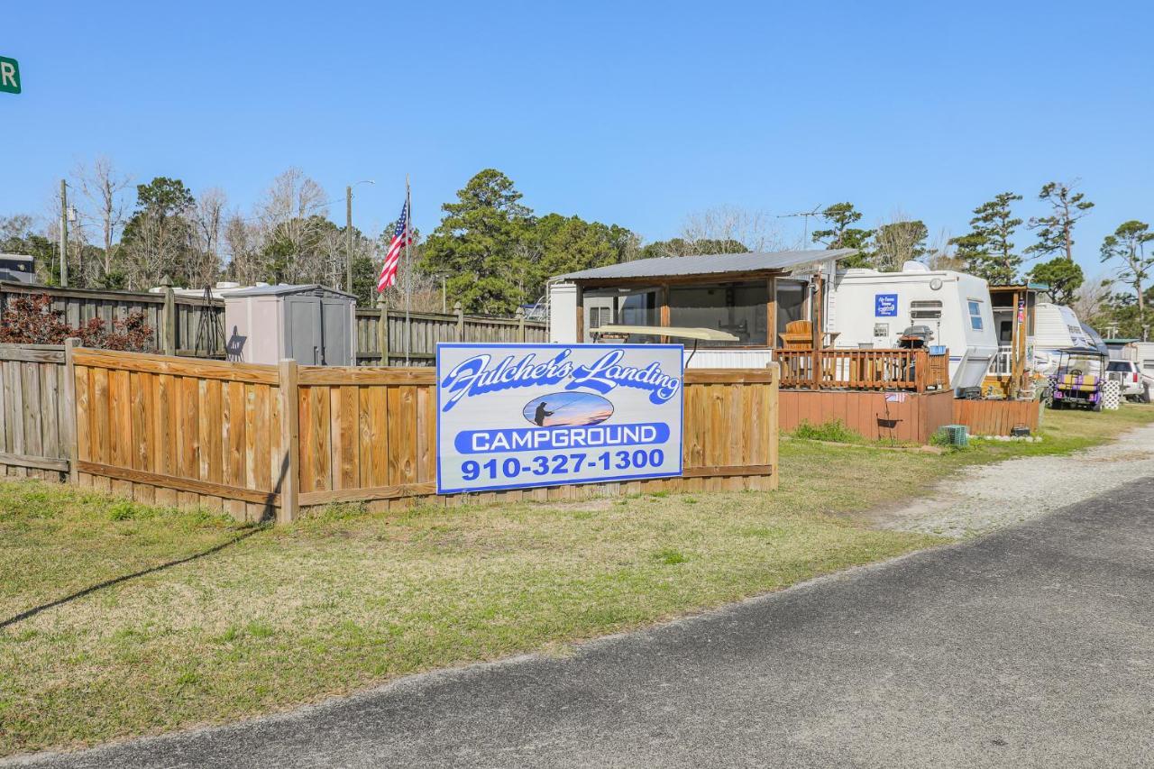Spacious Home With Waterfront View-Welcome Pets Sneads Ferry Exterior foto